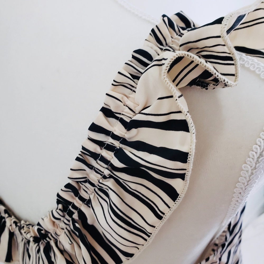 Dina B Beige Black Striped Ruffled Tank Medium - Picture 5 of 10
